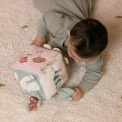 Little Dutch Activity Cube Flowers & Butterflies -Baby Product 9 b443f5f5 a614 4768 a268 a68eff5fbef5