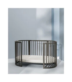 Stokke® Sleepi™ Mini V3 Hazy Grey 12 Stokke® Sleepi™ Mini V3 Hazy Grey -Baby Product SleepiBed Open HazyGrey 220225 004 eCom