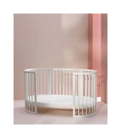 Stokke® Sleepi™ Bed V3 White -Baby Product SleepiBed White Open 220225 009 eCom 8444857c 3cc4 4c59 a321 a109844a5f0a