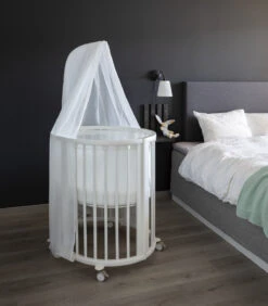 Stokke® Sleepi™ Mini V3 White -Baby Product SleepiMini White Canopy MeshLiner 220530 0817 EDGE eCom